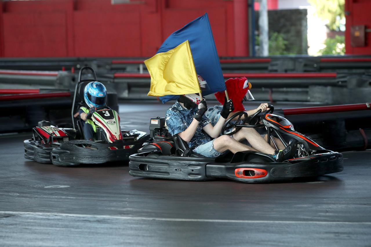 Zagreb: Povodom Međunarodnog dana nevine djece žrtava agresije održana humanitarna utrka "Kids4Kids" u amaterskom kartingu 