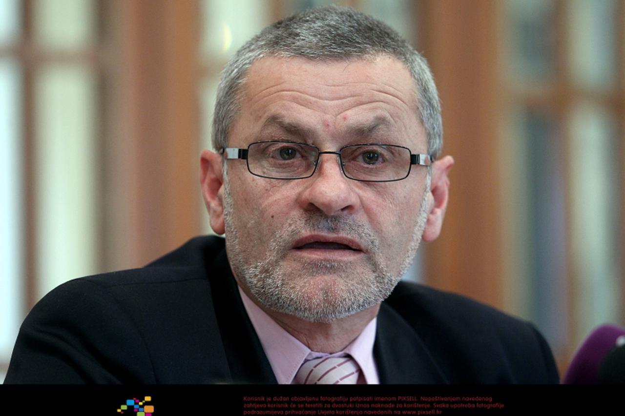 '11.04.2012., Hrvatski Sabor, Zagreb - Konferencija za medije Kluba zastupnika Hrvatskih laburista - Stranke rada o ocuvanju HRT-a kao javnog servisa. Dragutin Lesar.  Photo: Goran Stanzl/PIXSELL'