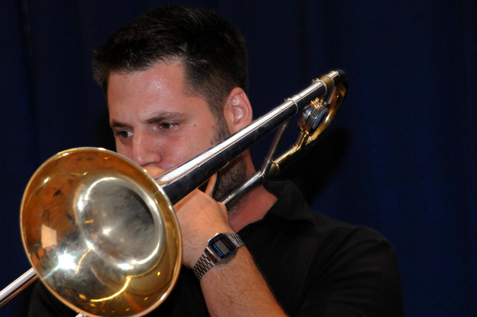 27.09.2014., Bjelovar - Jazz sekstet B's FUNstallation u Gradskom muzeju odrzao svoj prvi koncert pred bjelovarskom publikom. Predvodjeni trubacem Zvonimirom Bajevicem i trombonistom Mironom Hauserom (brat poznatog violoncelista Stjepana Hausera iz 2Cellos) izveli su uglavnom autorske stvari, a sjajnim su nastupom odusevili poklonike jazz glazbe. Inace, koncert je odrzan u sklopu obiljezavanja Dana grada Bjelovara i bjelovarskih branitelja.  "nPhoto: Damir Spehar/PIXSELL                                 
