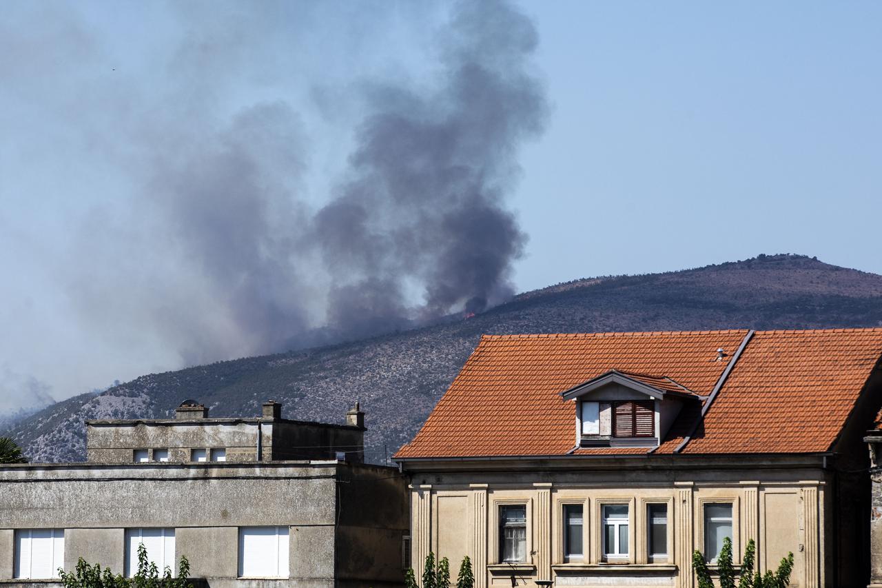 Metković: Požar na granici s Bosnom i Hercegovinom
