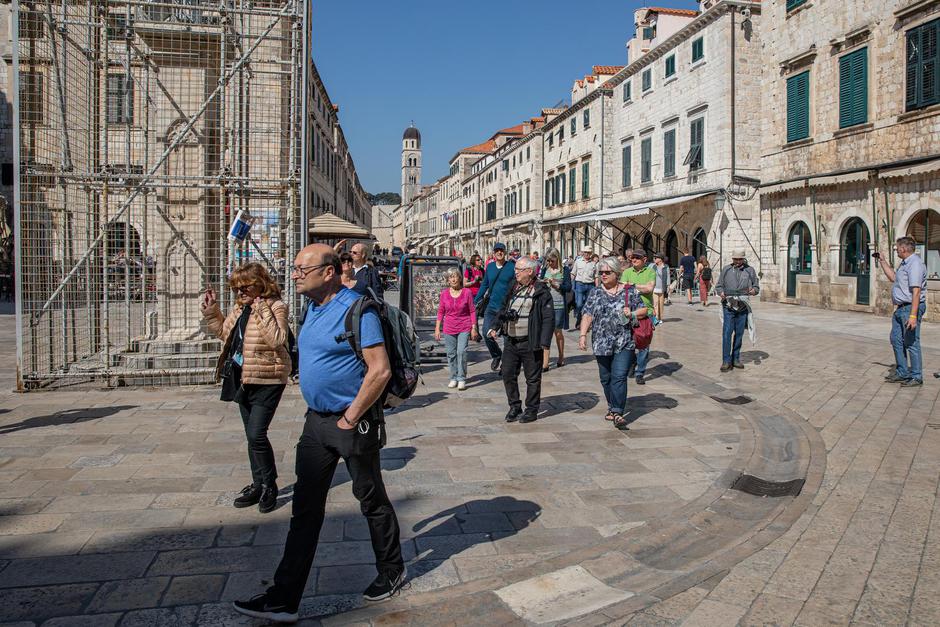Svakim danom sve je više turista u Dubrovniku