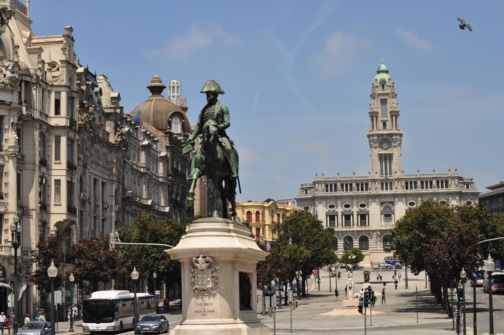 6. Portugal.
Portugal je na sedmom mjestu Global Peace Indexa. Zemlja kombinira relativno pristupačne troškove života s visokom razinom sigurnosti, a ističe se vrlo niskom stopom nasilnog kriminala. Braga, Cascais i Porto navedeni su kao neki od najsigurnijih portugalskih gradova. Portugal je posebno privlačan iseljenicima i umirovljenicima, koji cijene mirniji način života i sigurnost.