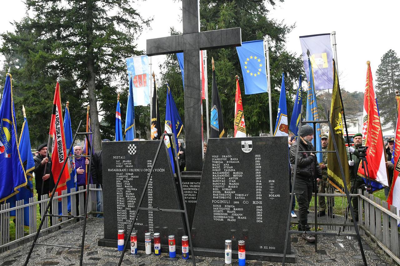 Voćin: Predsjednica Grabar-Kitarović na obilježavanju 28. obljetnice žrtava Voćina u Domovinskom ratu