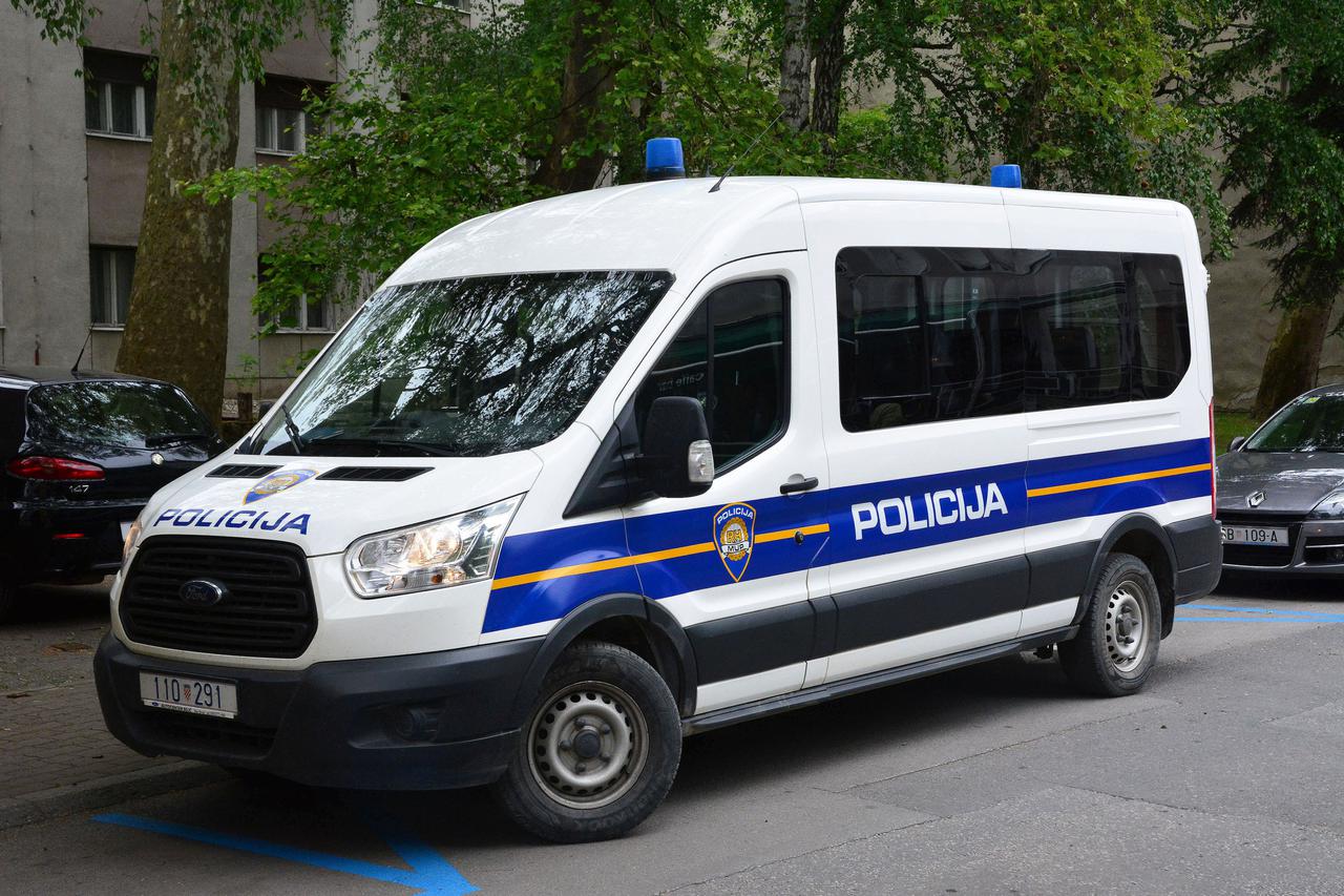 Policija