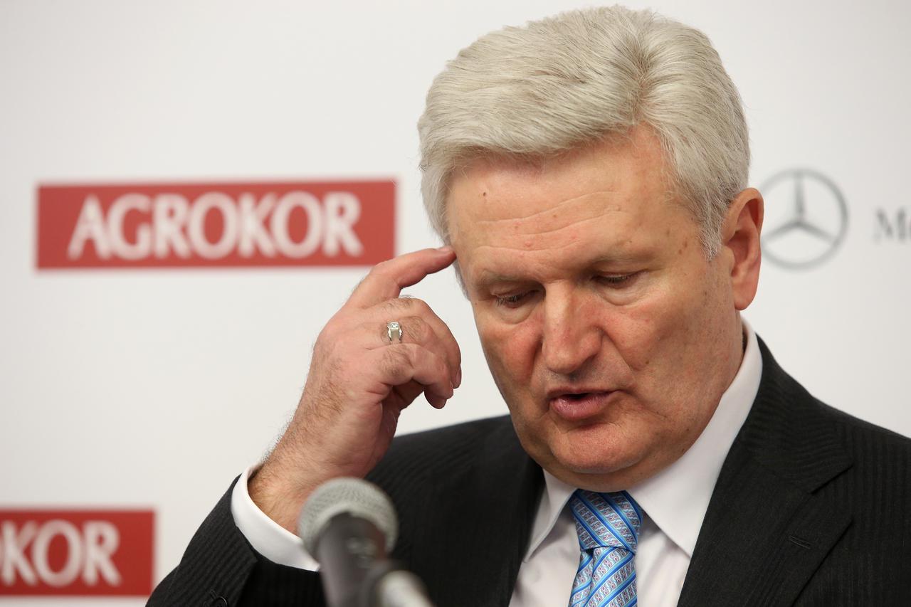 28.11.2014., Zagreb - Konferencija za medije povodom zapocete suradnje svicarske grupe Emil Frey, njemackog Daimlera i Agrokora. Ugovor o suradnji potpisali su Ivica Todoric, predsjednik Agrokor koncerna, Walter Frey predsjednik svicarske Emily Frey grupe