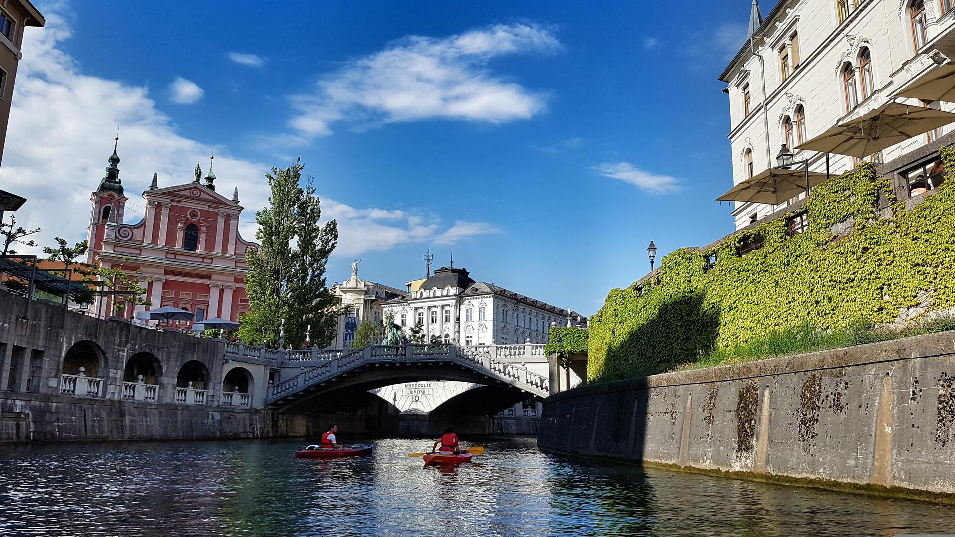 Sigurnost je jedan od važnih kriterija pri odabiru zemlje za putovanje, život ili preseljenje. No, kada se govori o tome koje su države najsigurnije, nije dovoljno promatrati samo stopu kriminala. U obzir se uzimaju i politička stabilnost, društvena sigurnost, vladavina prava, kvaliteta života te povjerenje u institucije.
