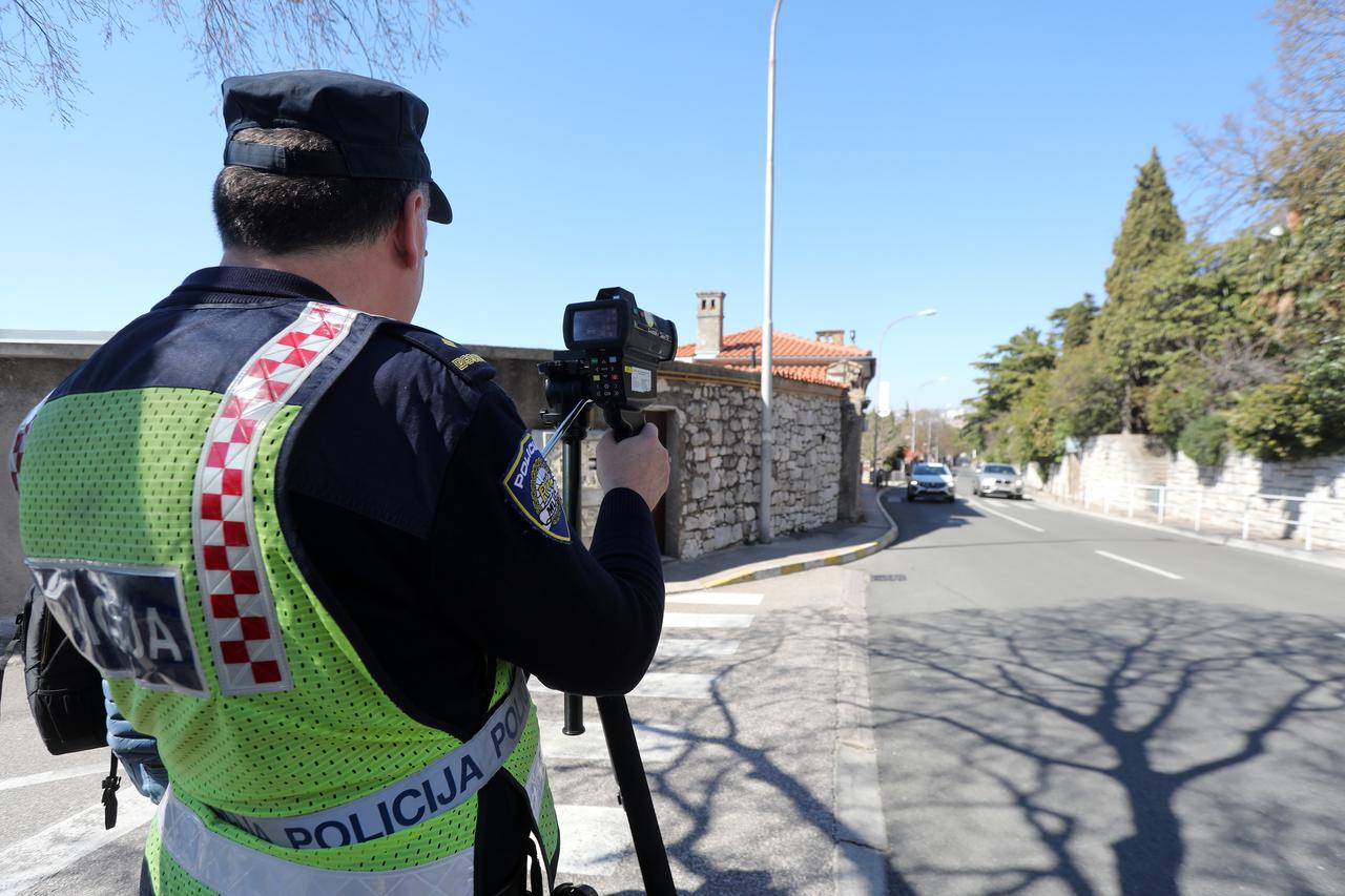 Rijeka: Djelatnici MUP-a nadziru brzinu kretanja vozila