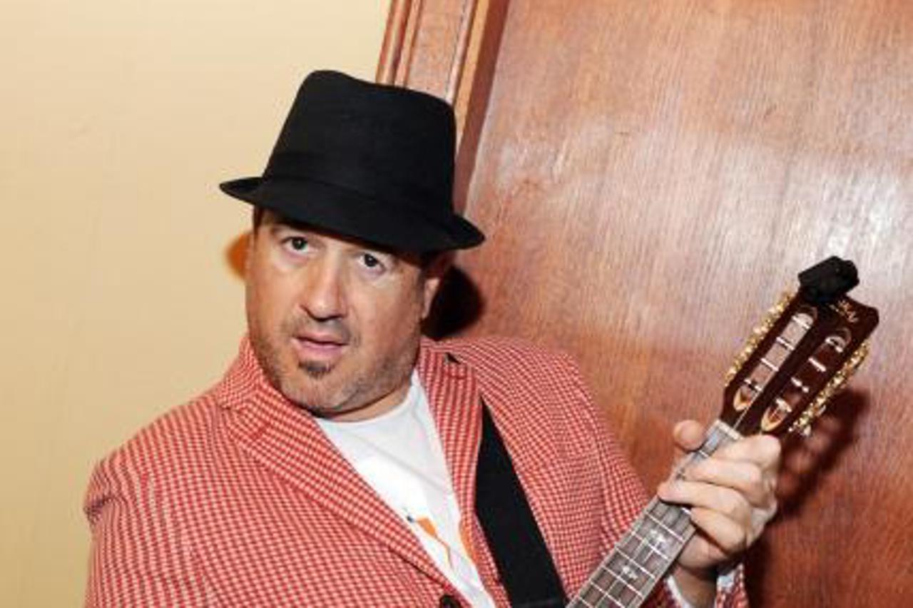 '25.08.2012.,Sibenik - Na veceri novih skladbi 15. Dalmatinske sansone mjesta u publici su bila popunjena do posljednjeg mjesta. Neno Belan Photo: Dusko Jaramaz/PIXSELL'