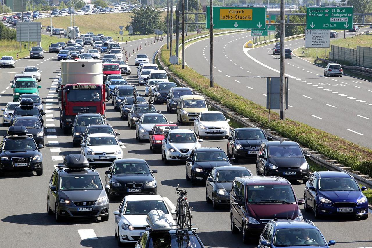 Zagreb: Gužva na naplatnim ku?icama Lu?ko u smjeru mora