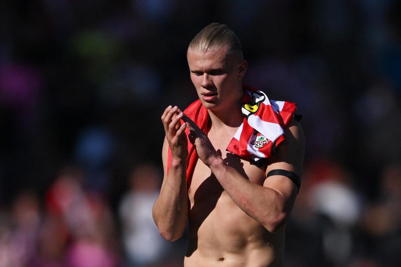 Premier League - Southampton v Manchester City