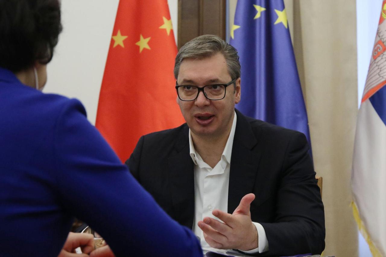 The President of the Republic of Serbia, Aleksandar Vucic, met with the Ambassador of the People's Republic of China, Cen Bo, in the building of the General Secretariat of the President of the Republic.

Predsednik Republike Srbije Aleksandar Vucic sastao