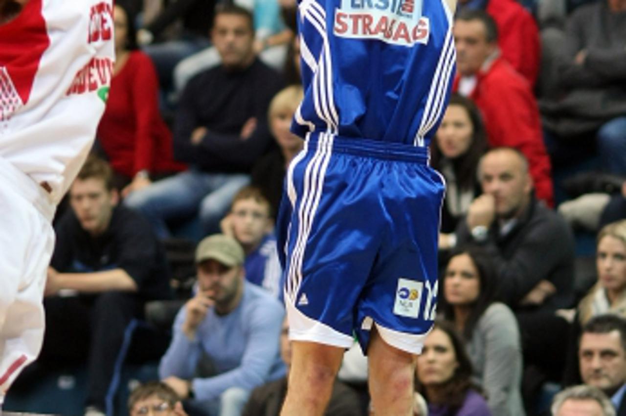 \'09.02.1011., KC Drazen Petrovic, Zagreb - Kup Kresimira Cosica, polufinale, KK Cedevita - KK Zadar. Pavle Marcinkovic sutira. Photo: Jurica Galoic/PIXSELL\'