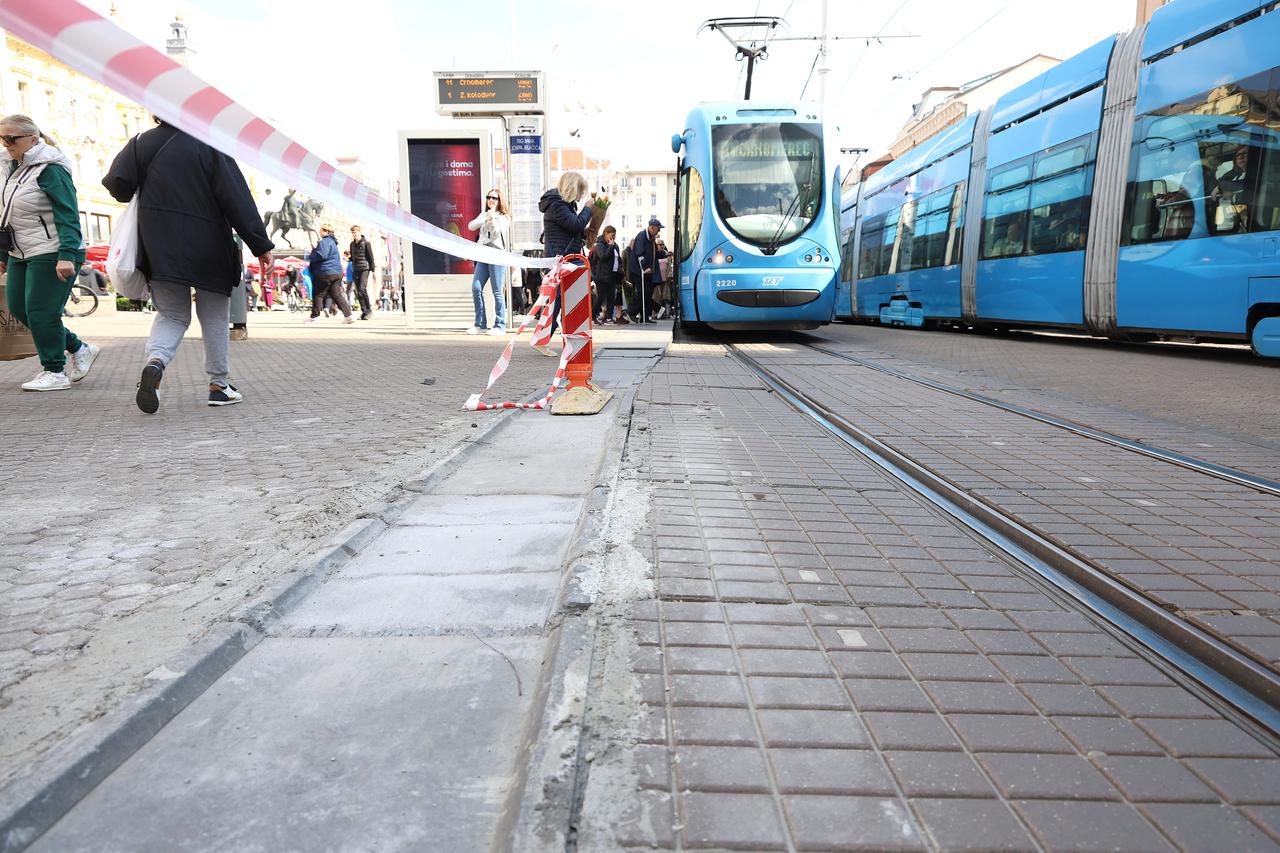Zagreb: Na brzinu sanirane ploče na Trgu bana Jelačića