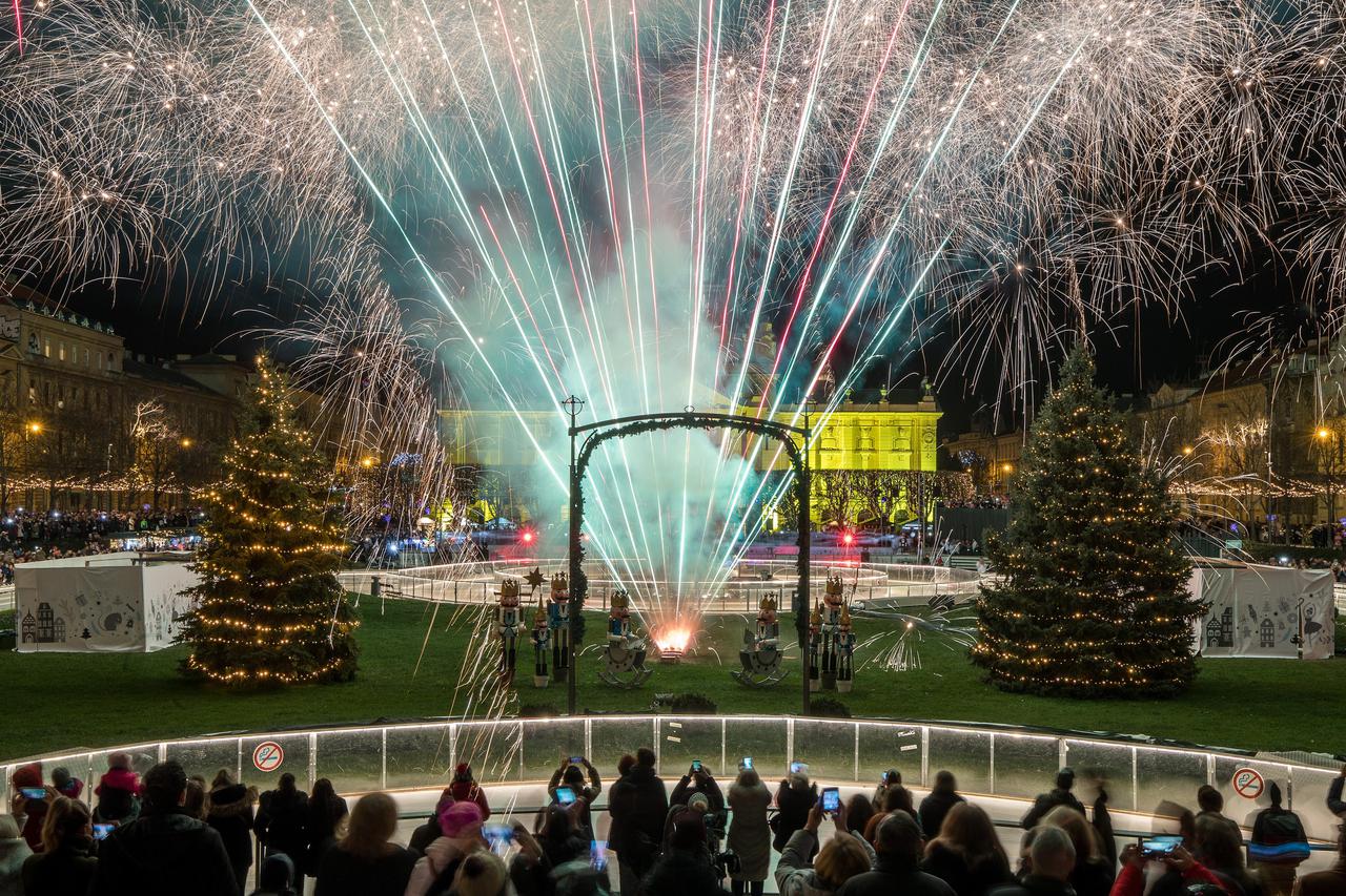 Zagreb: Orašar u Ledenom kraljevstvu otvorio Ledeni park na Zrinjevcu