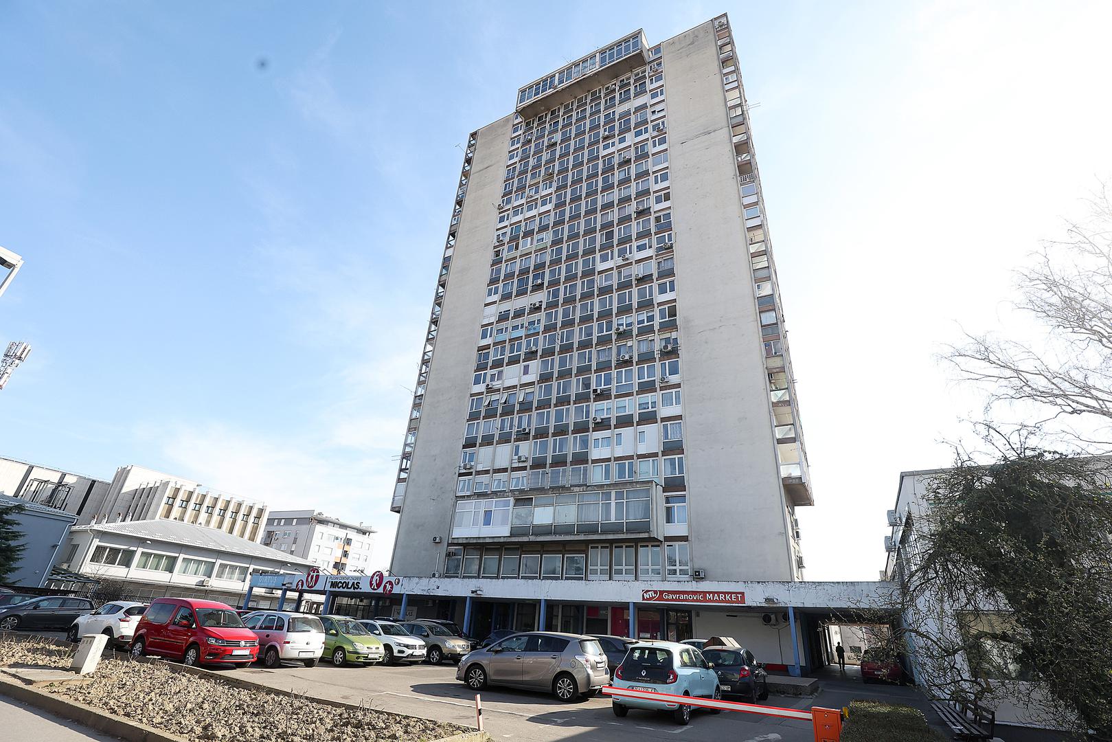 Neboder u Ozaljskoj u Zagrebu poznat i pod imenom Trešnjevačka ljepotica visok je 73 metra.