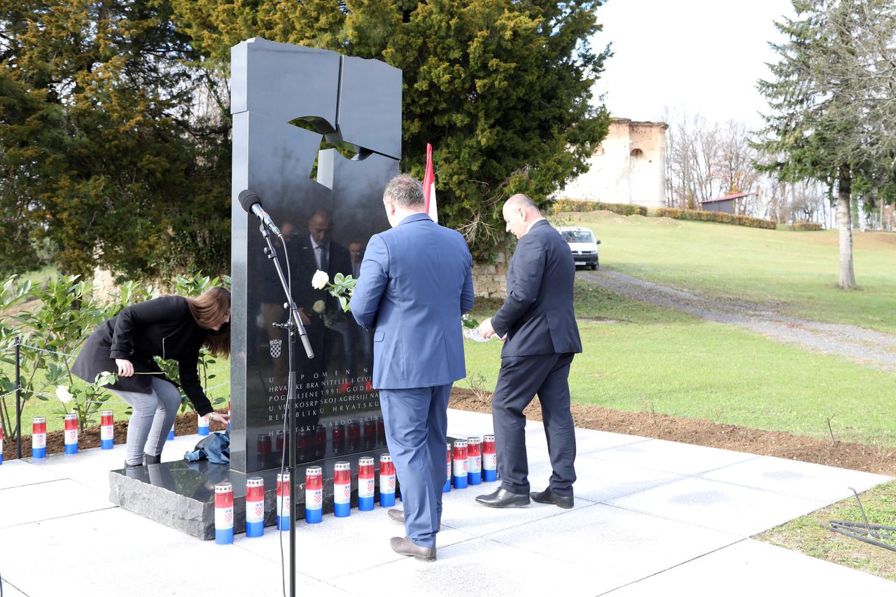 Otkriveno spomen obilježje mjesta masovne grobnice u Maloj Solini