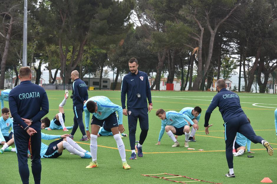 U ovo su doba godine u Medulinu tradicionalno brojne nogometne ekipe na pripremama za nadolazeće utakmice