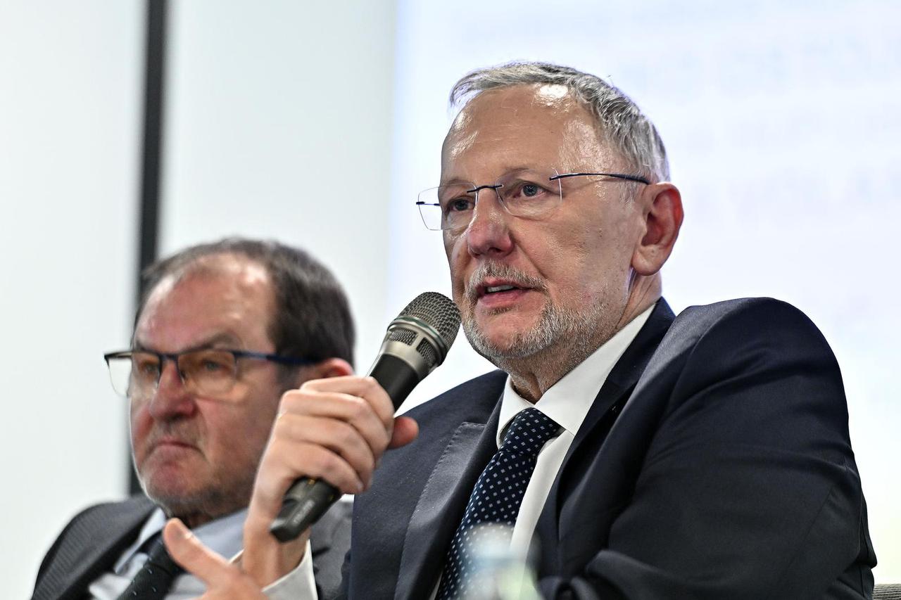 Zagreb: Održana je konferencija za medije "Ekonomska kava: Zakon o strancima" u organizaciji Hrvatske udruge poslodavaca