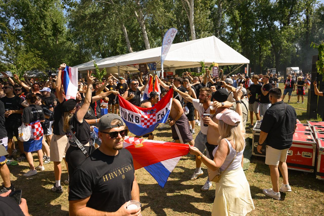 Thompson na majici imao broj posvećen Zvonku Bušiću