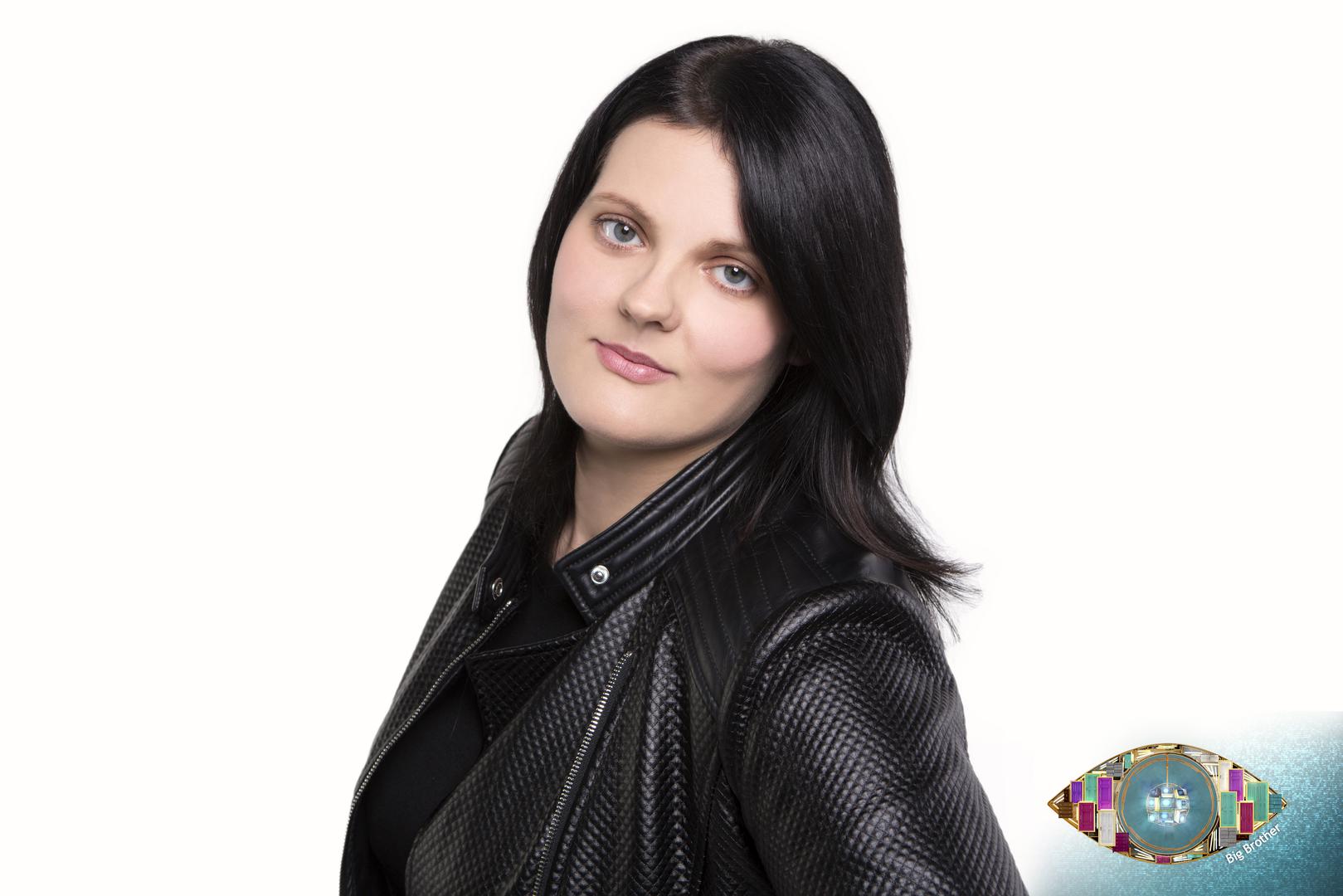 Antonija Čatipović sljedeća je natjecateljica koja ulazi u BB kuću. Antonija je iz Zagreba, ima 32 godine i majka je dvoje djece te kaže kako je sigurna kako će biti osuda u stilu zašto majka dvoje djece ulazi u Big Brother kuću.
