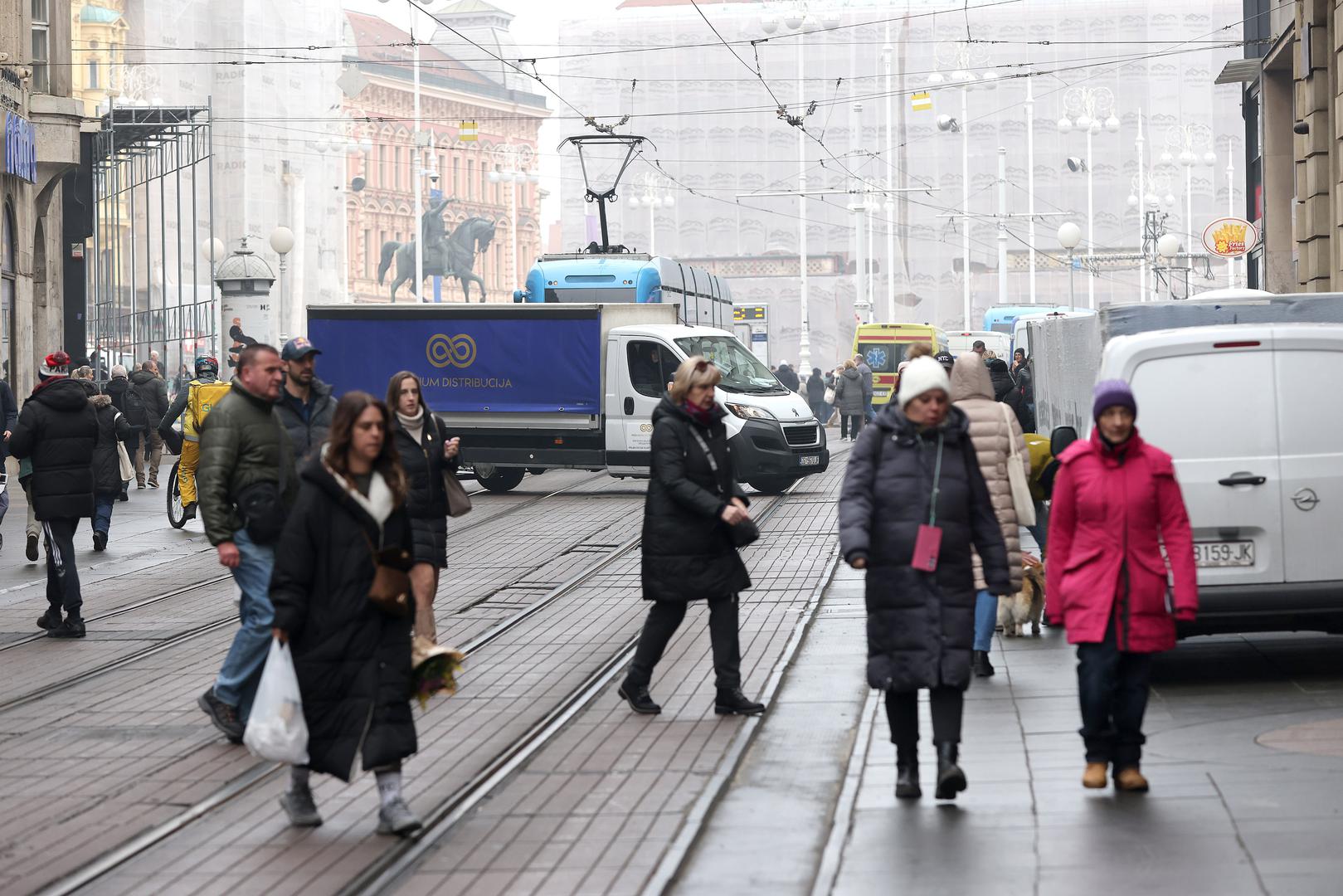 Ističu kako pješačka zona gubi smisao ako se promet dostave ne kontrolira učinkovitije.