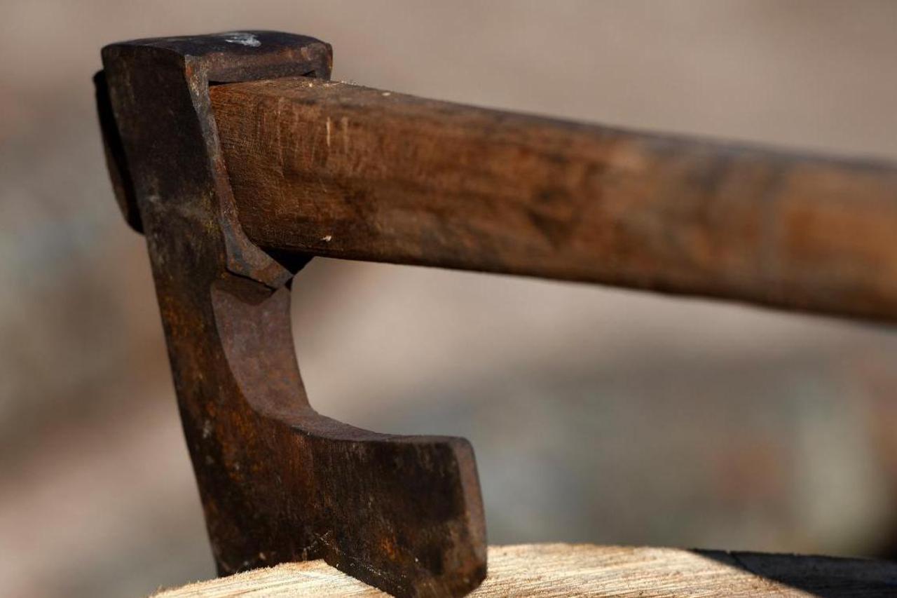 Zbog najavljenih hladnoća pojačan prodaja drva u Šibensko-kninskoj županiji