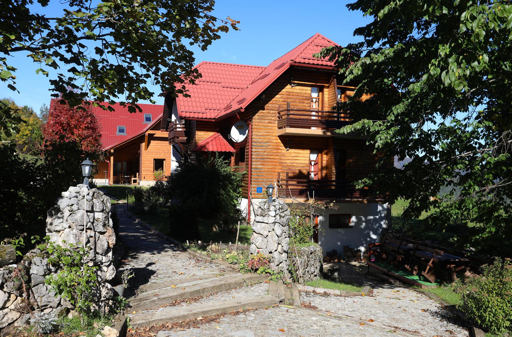 20.10.2021., Korenica - Pansion Mrzlingrad i restoran La Ursula u naselju Vrelo Korenicko novo je turisticko odmoriste u blizini Plitvickih jezera.