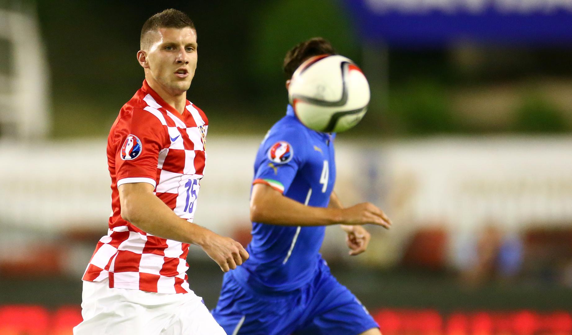 Protiv Talijana 2015. zaigrali su još, kao zamjene, i Ante Rebić (30), hrvatski napadač koji je u ljeto 2023. napustio Milan i potpisao dvogodišnji ugovor s Bešiktašem, prema kojem godišnje zarađuje 2.5 milijuna eura.