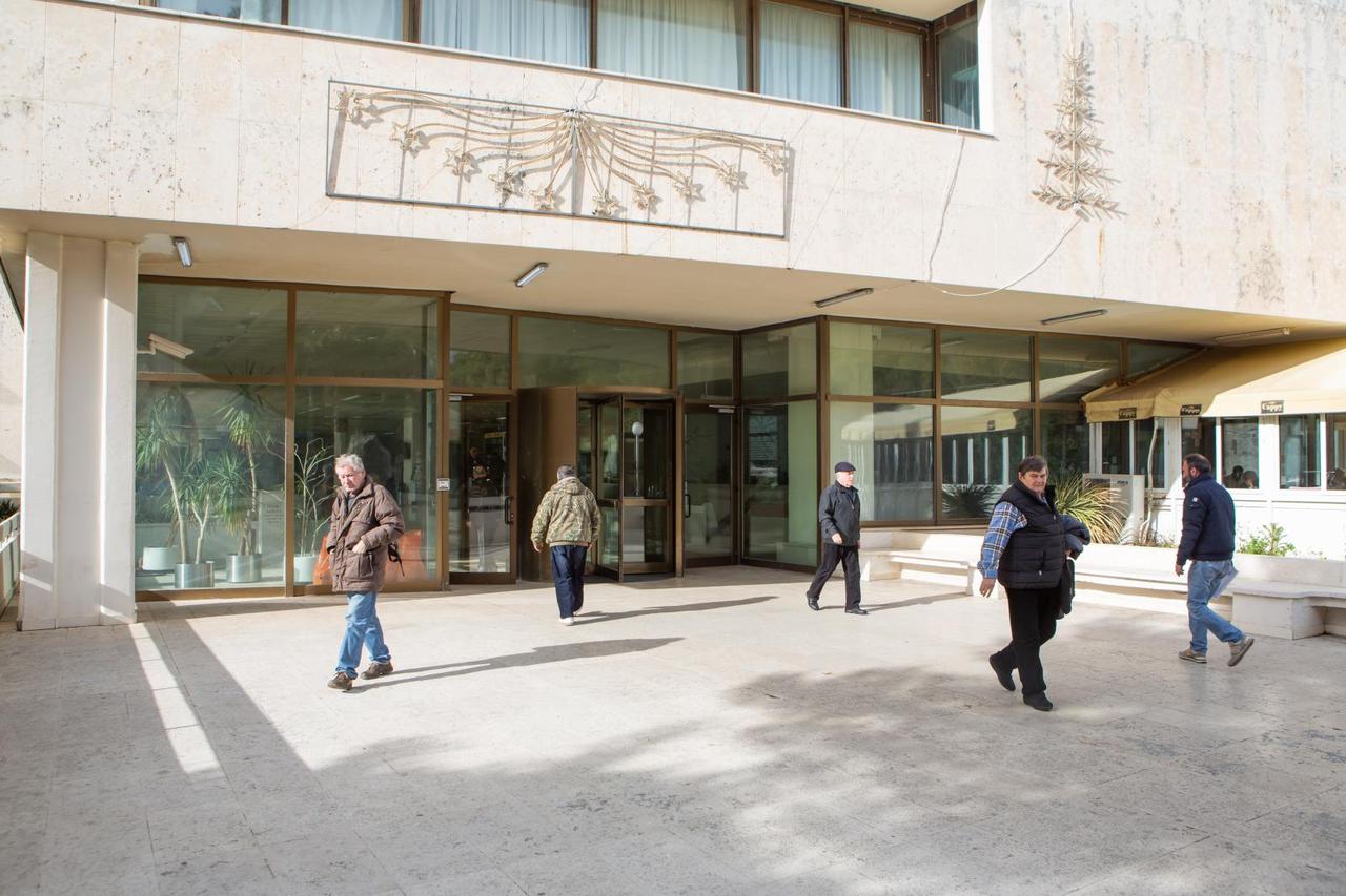 Dubrovnik: Zbog gripe i manjka medicinskih sestara odgođene operacije i pregledi