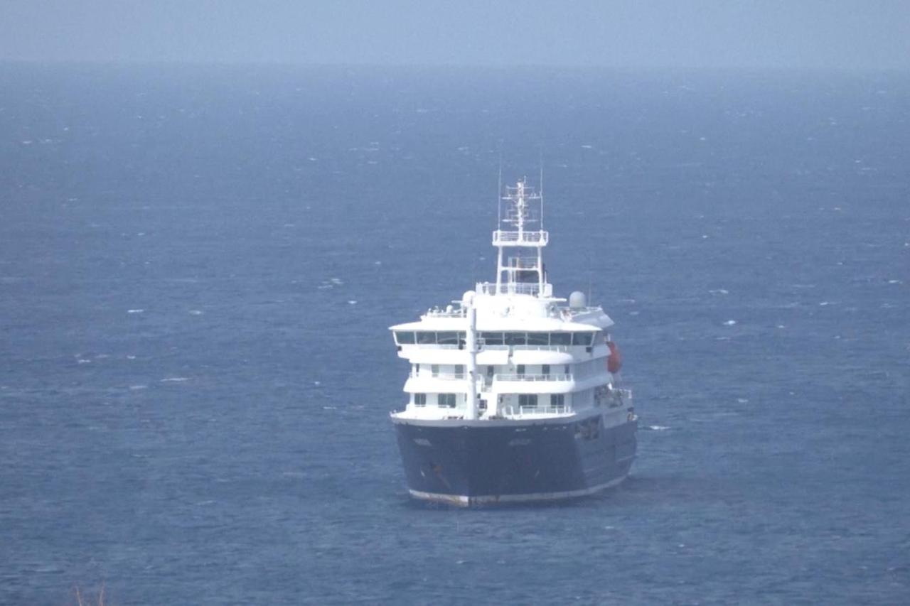 Cruise ship MV Hondius with suspected hantavirus cases off Cape Verde port