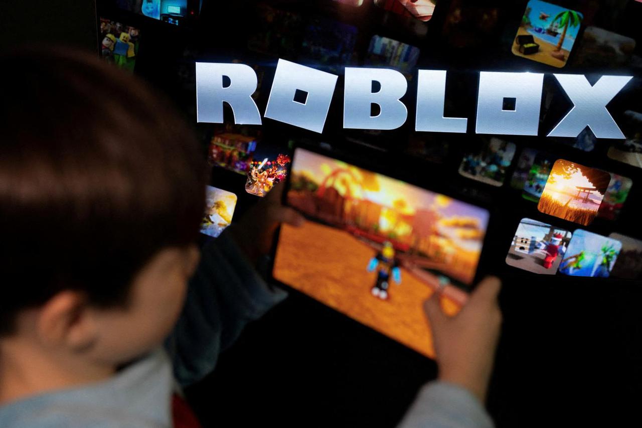 FILE PHOTO: Illustration of children's gaming platform Roblox