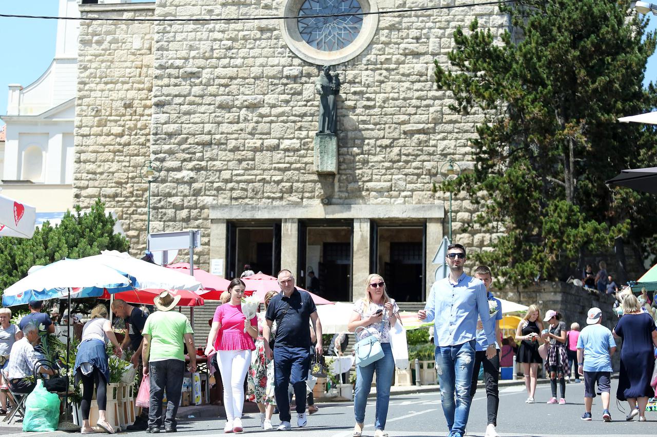 Zagreb: Proslava Antunova u Župi svetog Antuna Padovanskog