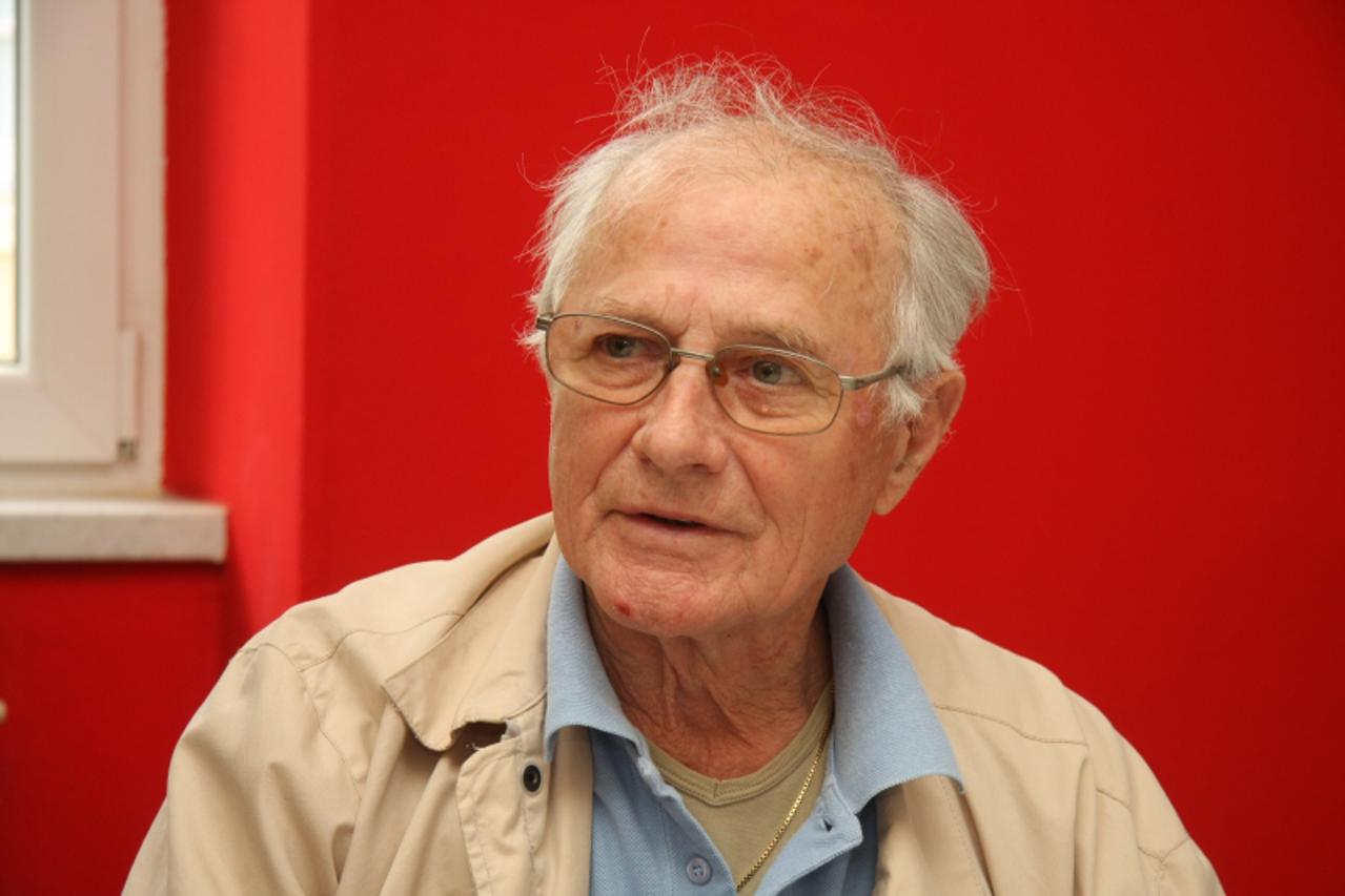 '13.04.2011. Karlovac - Stjepan Cunko umirovljenik iz Karlovca koji je u ratu vozio humanitarnu pomoc u Kijevo. Photo: Kristina Stedul Fabac/PIXSELL'