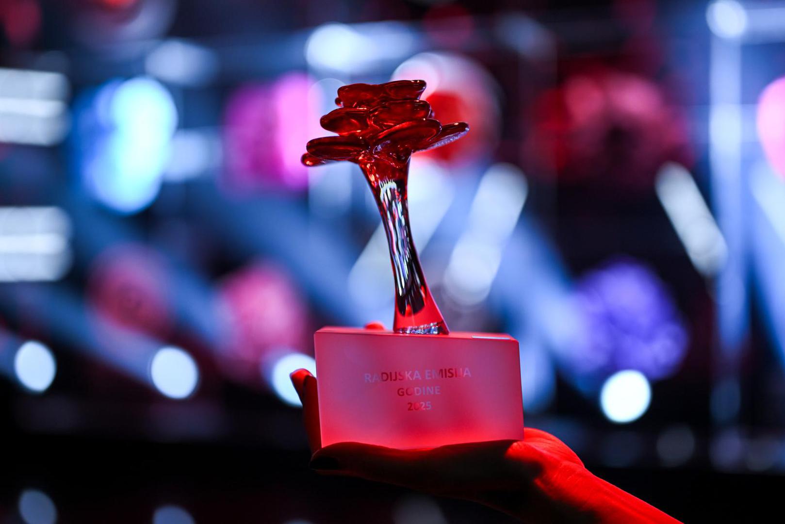 Najstarija i najuglednija medijska nagrada Večernjakova ruža ove je godine proslavila svoje 32. izdanje.