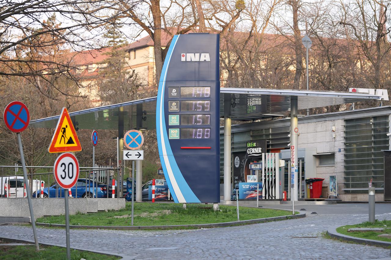 Zagreb: Prijeti poskupljenje goriva, Vlada sazvala sjednicu