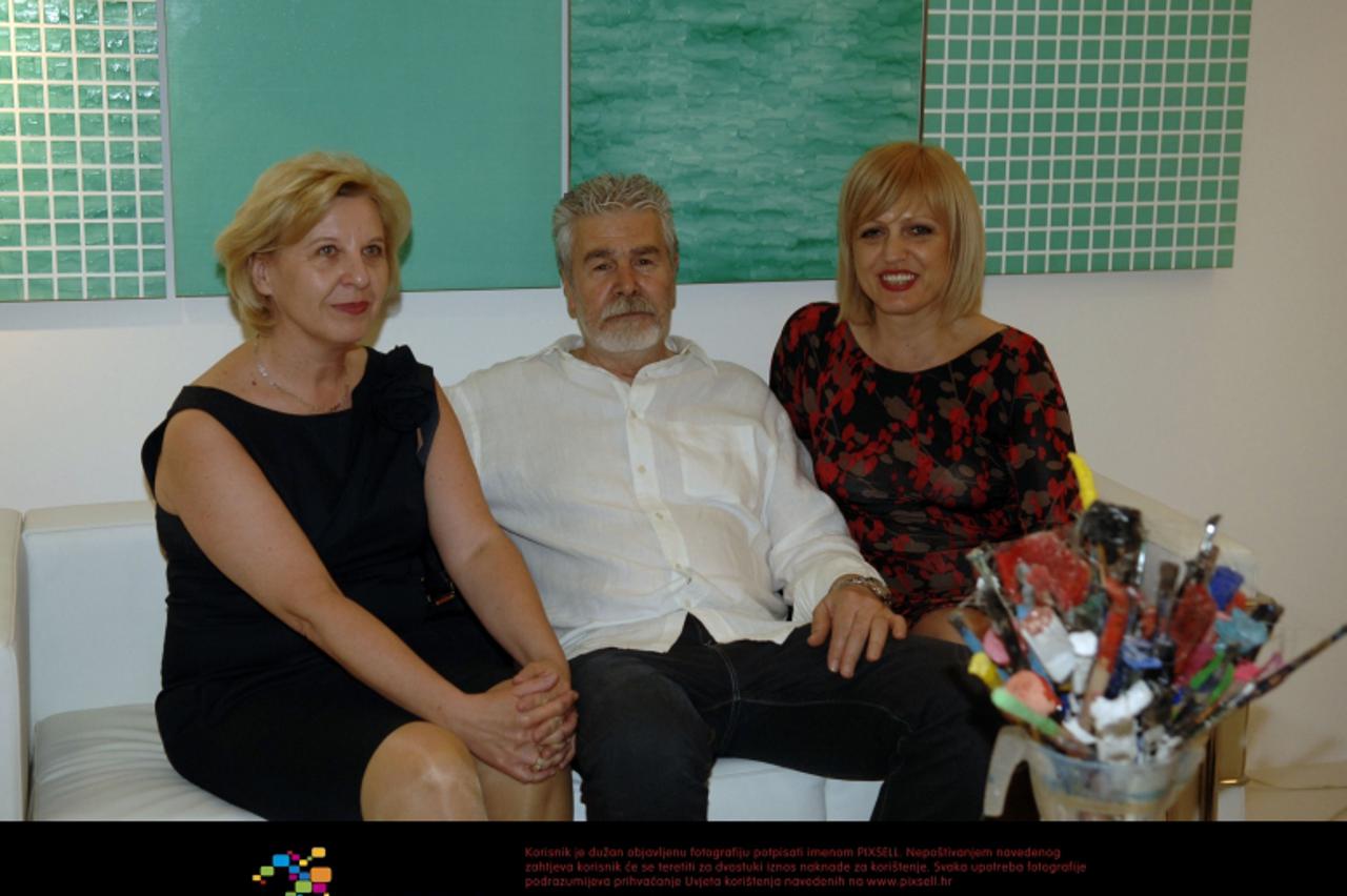 '12.05.2012. Rijeka - Umjetnik Josko Eterovic. Svecano otvaranje kuce i ateljea. Suzana Pintaric, Josko Eterovic i Natasa Ivancevic. Photo: Goran Kovacic/PIXSELL'