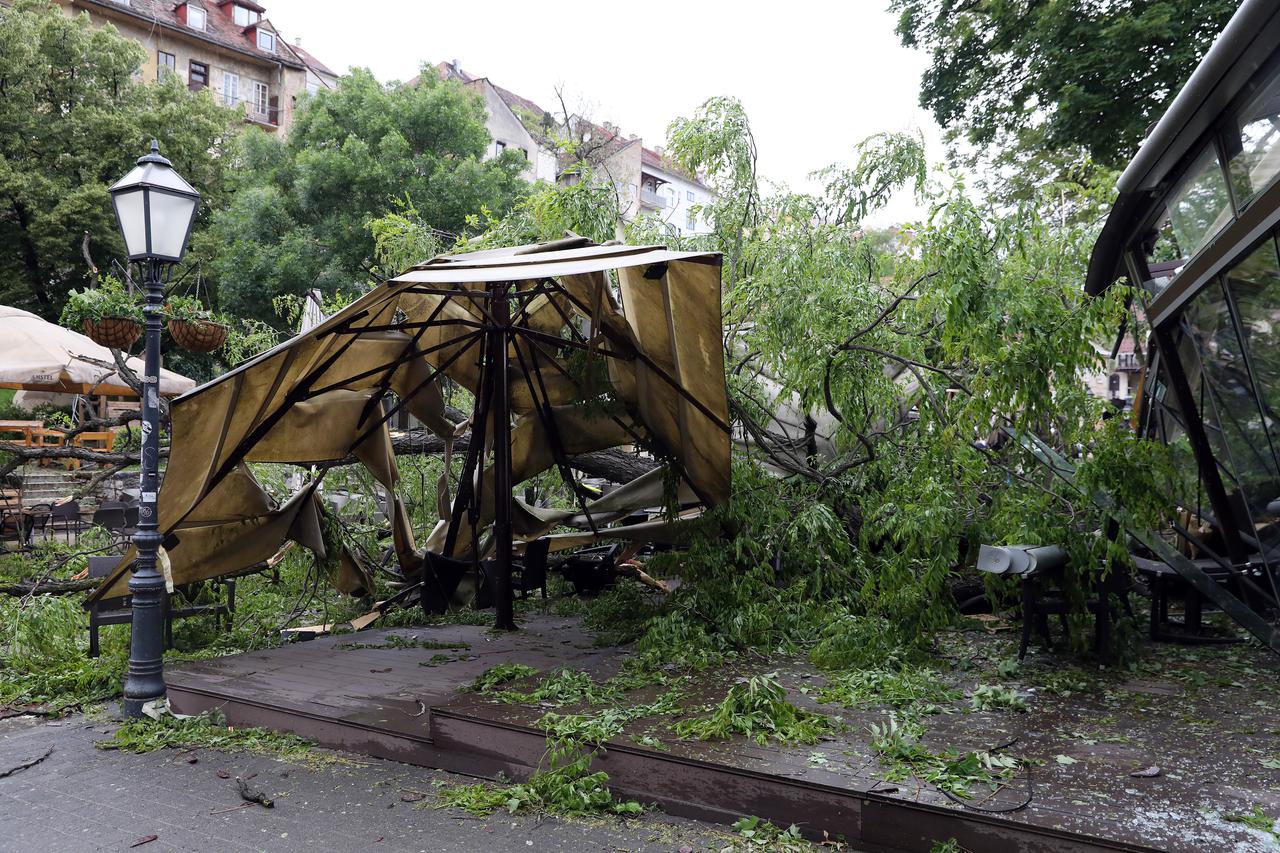 Zagreb: Olujni vjetar koji puše od jučer napravio brojnu štetu u gradu