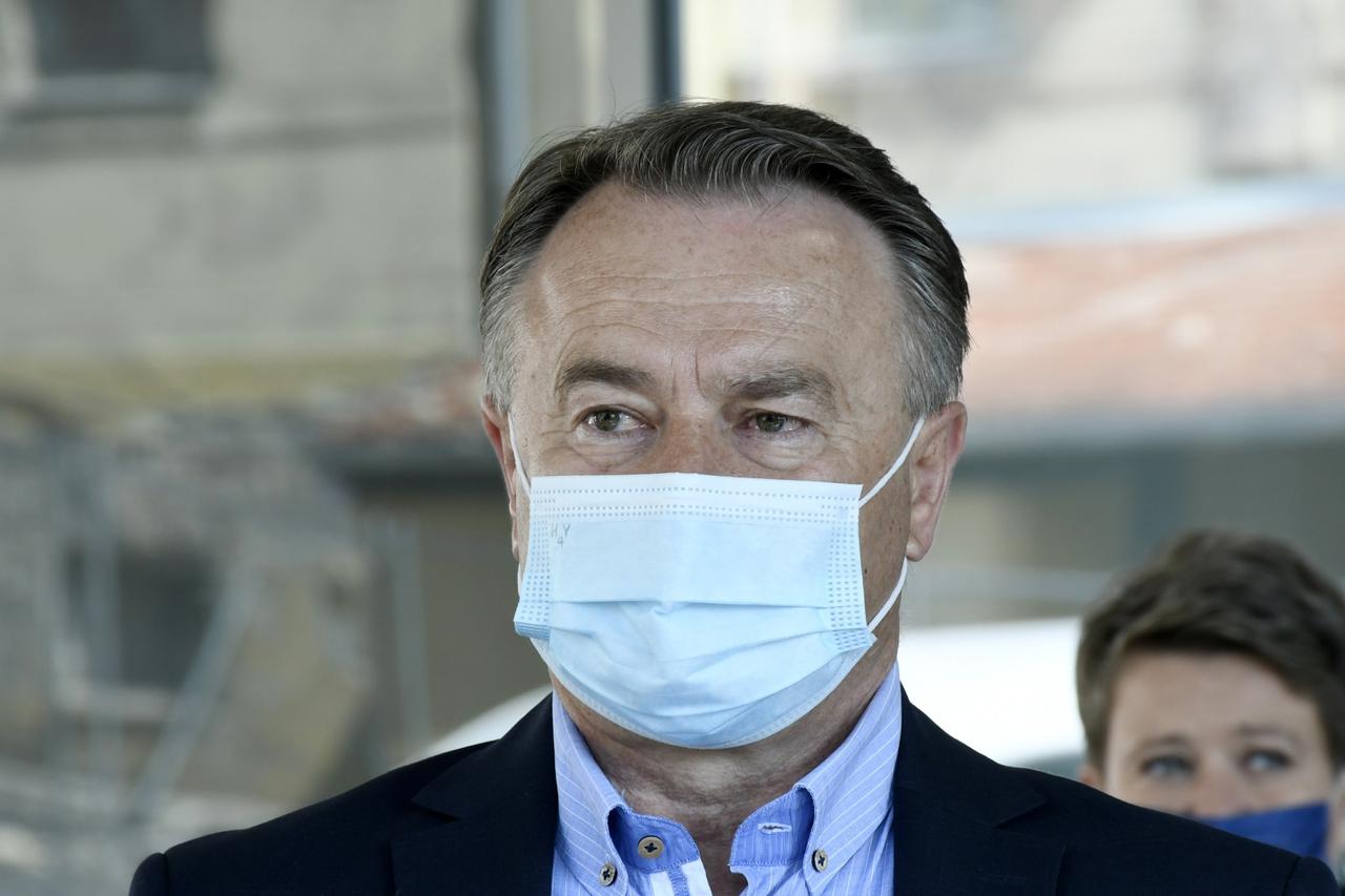 Sisak: Žinić obišao Odjel za hemodijalizu, prvi bolnički odjel koji je preseljen u novu zgradu