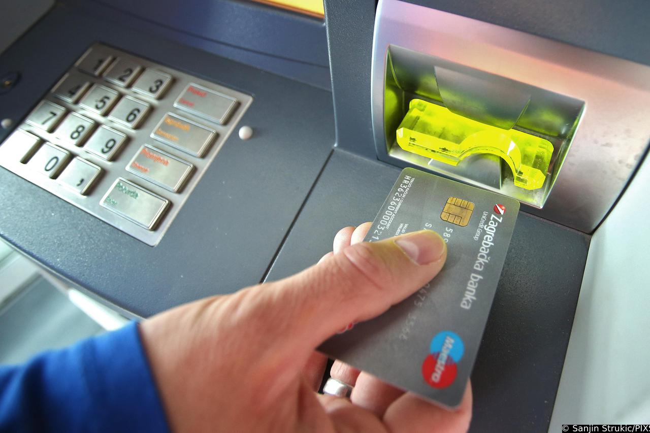 Podizanje gotovine s bankomata