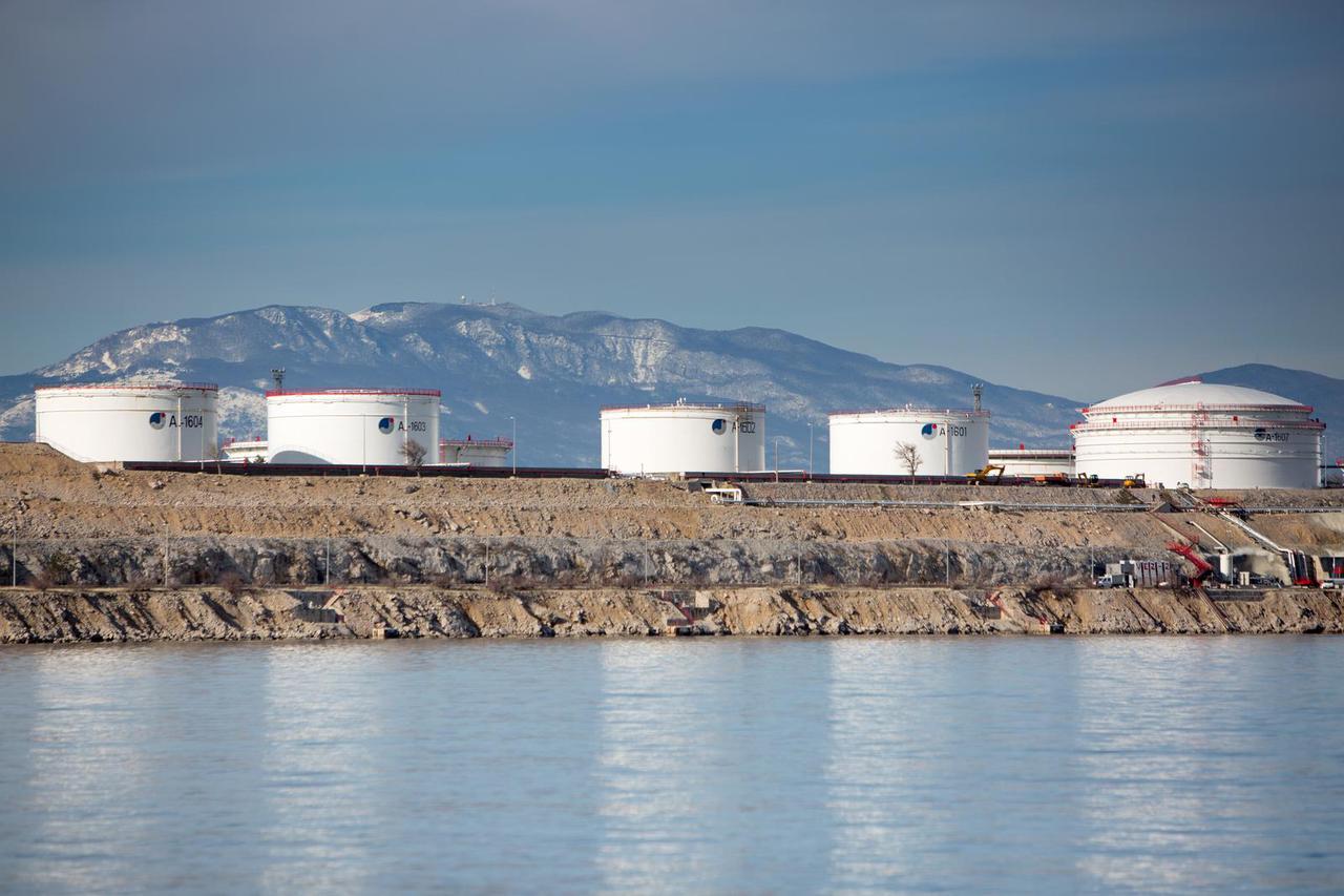 Postrojenje JANAf-a na otoku Krku