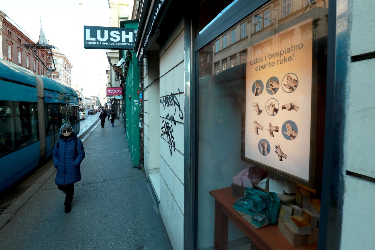 Trgovine Lush nude besplatno pranje ruku što je važno zbog pojave koronavirusa