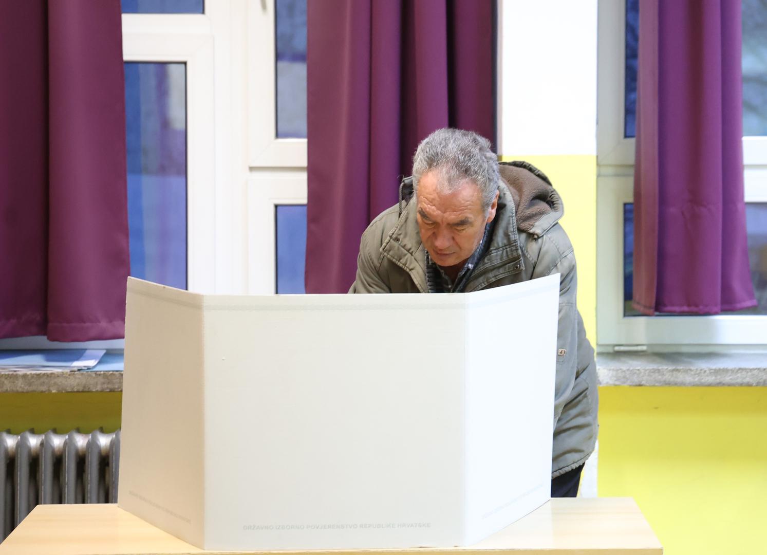 12.01.2025.,Sibenik-.Drugi krug glasovanja za izbor predsjednika Republike Hrvatske. Photo: Dusko Jaramaz/PIXSELL