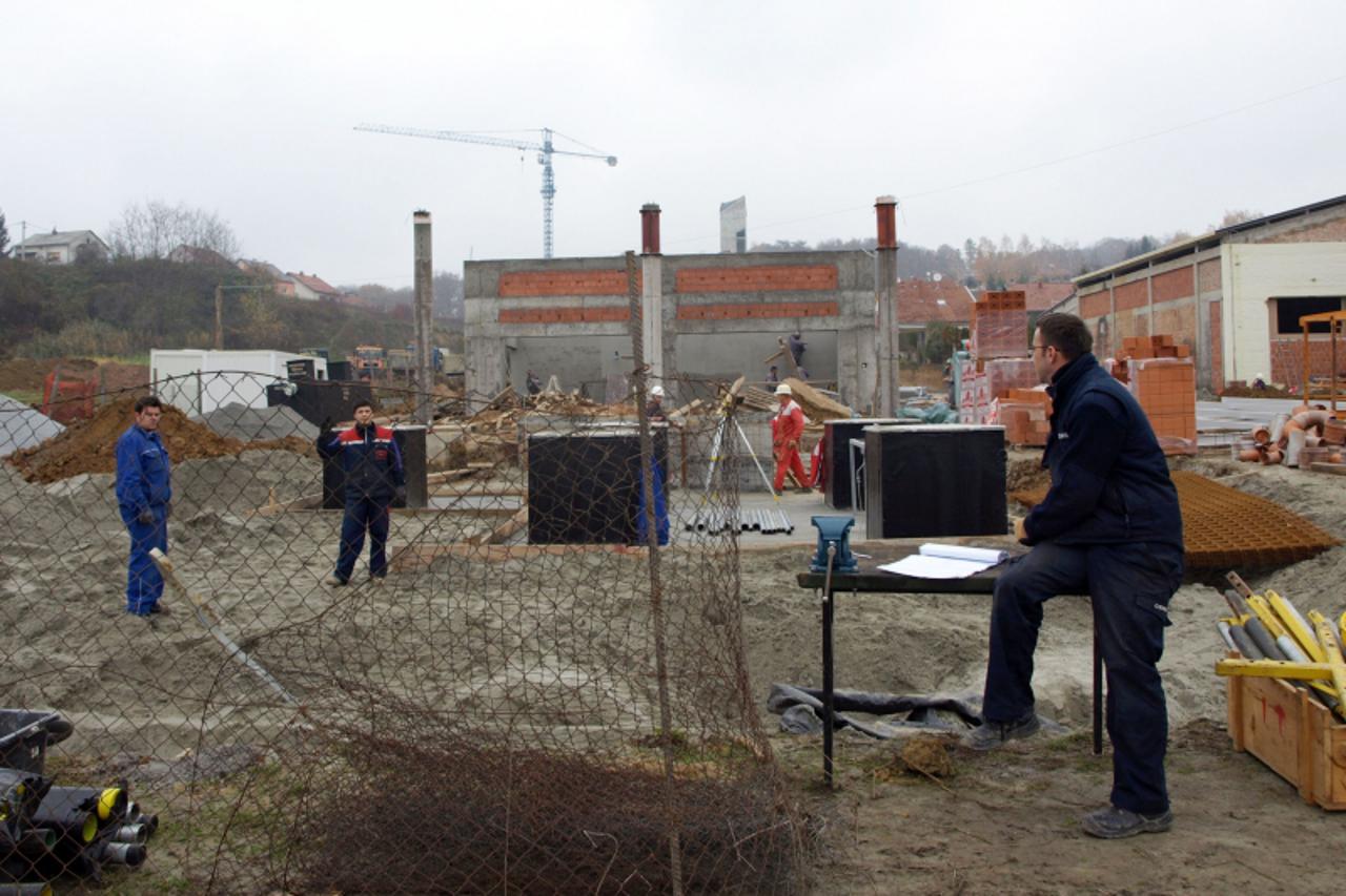 'Podravina-bilogora, 23.11.2012. Daruvar Radovi na centru jos nisu zavrseni, a vec je pola tisuce ljudi pozeljelo u njemu raditi Michael Palijan / VLM                         '