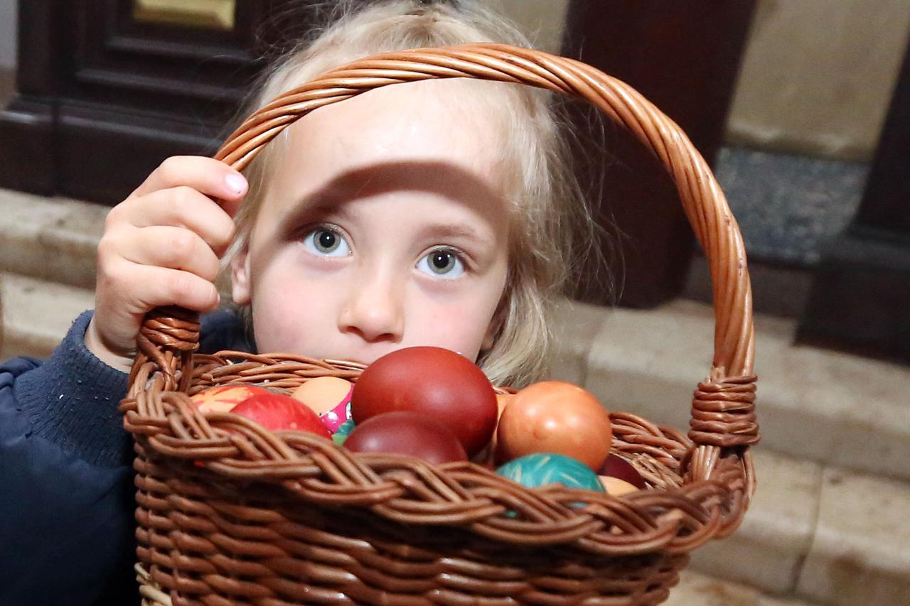 01.05.2016., Biskupija - Otac Simon, nastojatelj manastira sv. Lazarice predvodio je u crkvi sv. Lazara liturgijsko slavlje kojim su pravoslavni vjernici proslavili Uskrs. Photo: Dusko Jaramaz/PIXSELL