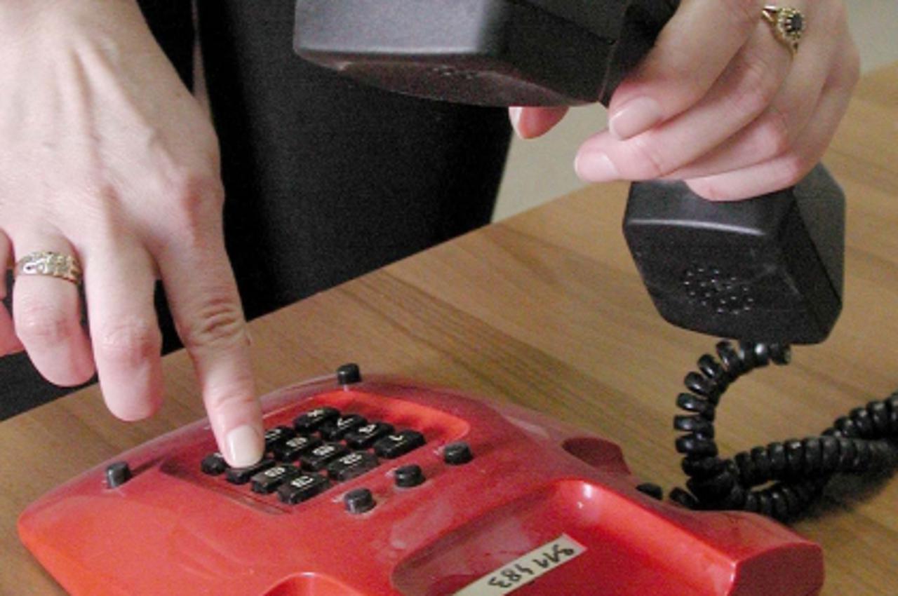 '270203 bojan damis zag  telefon slusalica'