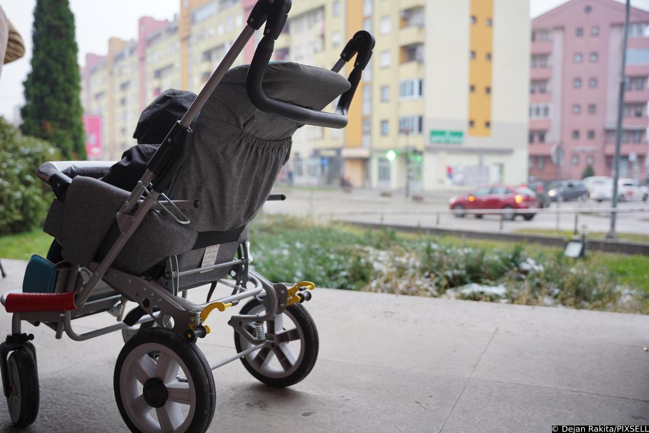 Banja Luka: Majke njegovateljice  traže svoja prava