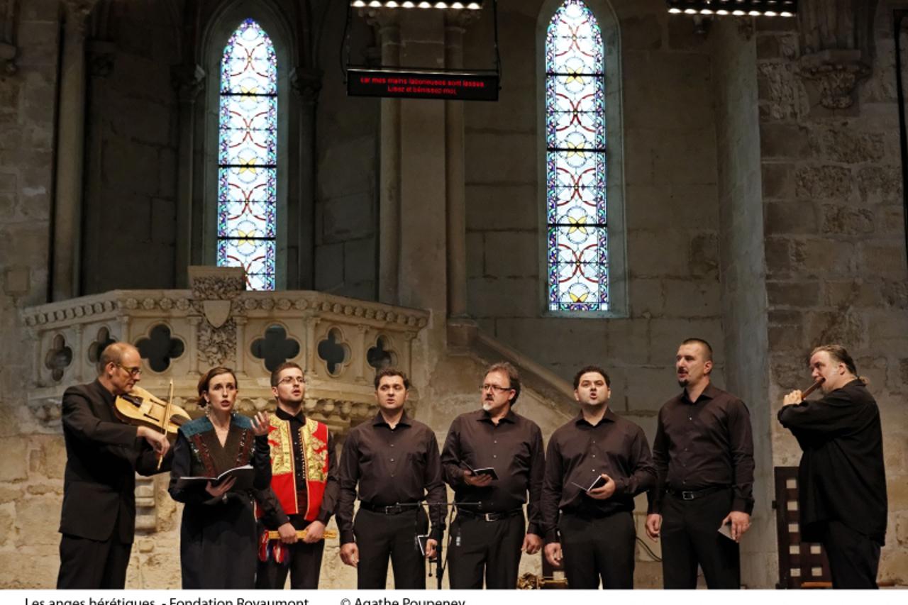 'Les anges hérétiques     Dialogos : Katarina Livljanic voix, direction Albrecht Maurer vi?le, rebec Norbert Rodenkirchen fl?tes   Kantaduri : Josko Caleta voix, direction Nikola Damjanovic voix Sreck