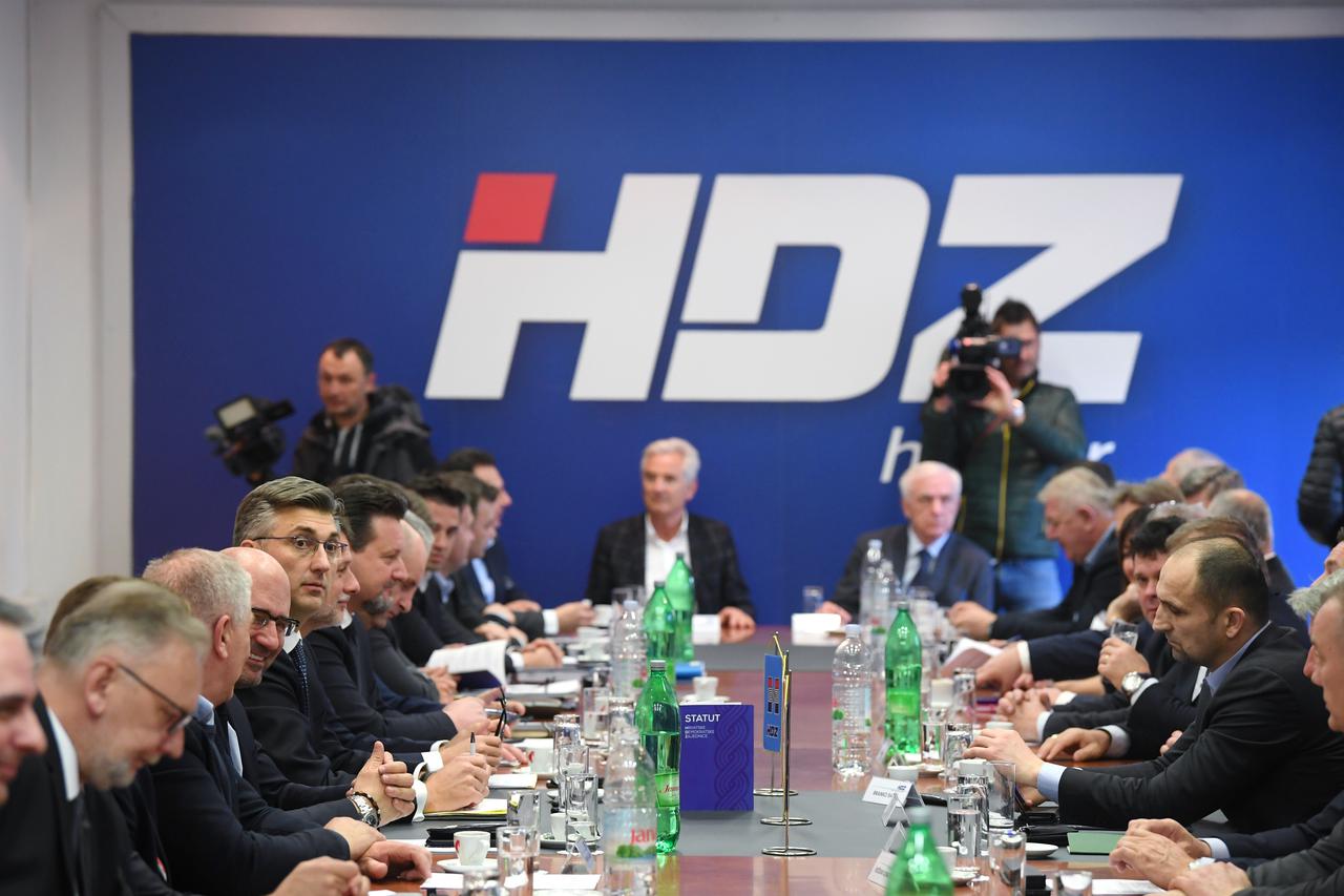 Sjednica HDZ-a