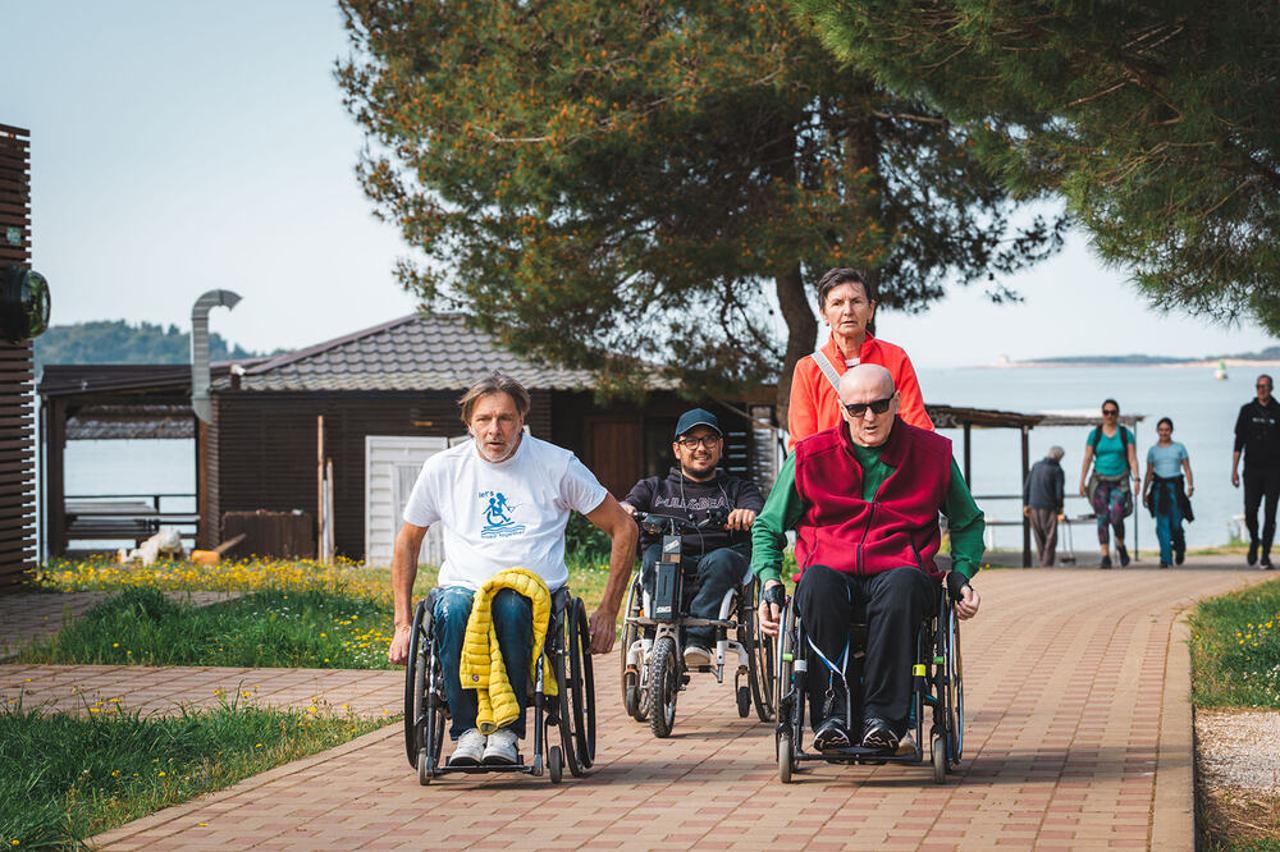 Hodajmo za one koji ne mogu