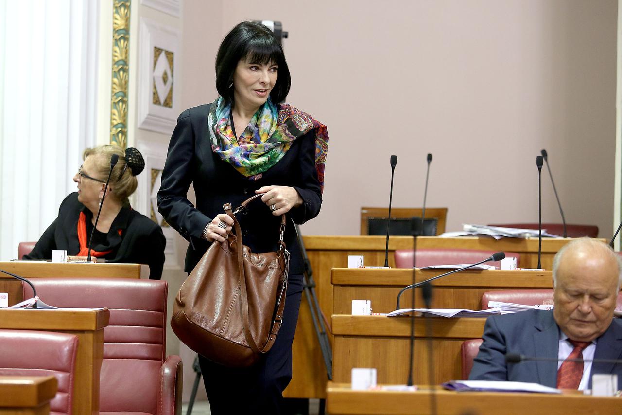 03.10.2014., Zagreb - Glasovanjem o dosad raspravljenim tockama nastavljena je 14. sjednica Hrvatskog sabora. Marina Lovric Merzel, Slavko Linic.  Photo: Patrik Macek/PIXSELL